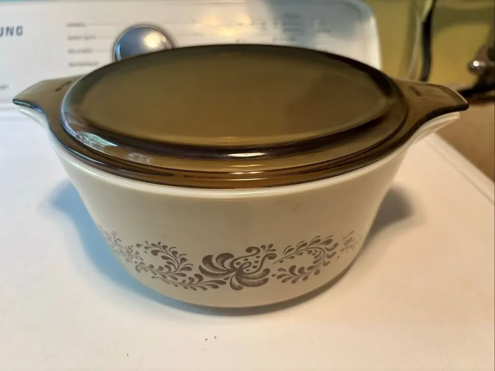 Vintage Pyrex Homestead Brown 2.5 Qt. Casserole Dish